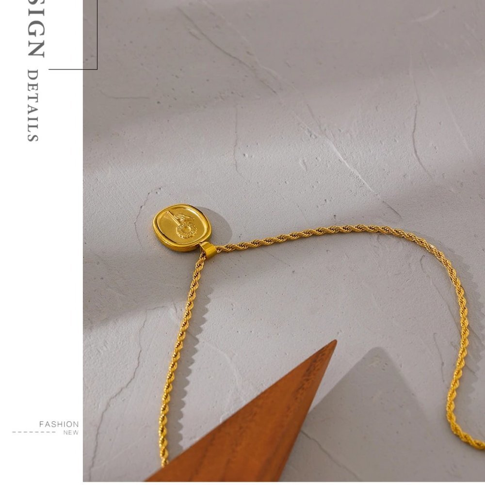 New 18K Gold Plated Oval Sunflower Pendant Necklace - Picture 7 of 7